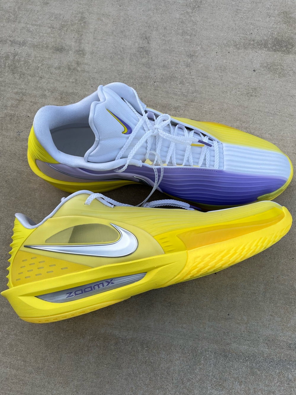Nike Air Zoom G.T. Cut 3 Turbo Lakers Sneakers Shoes Size 16 Yellow Basketball